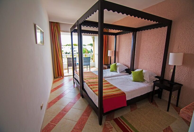 Апартаменты 1 Спальня Вид на Сад, Golden Tulip Taj Sultan Resort
