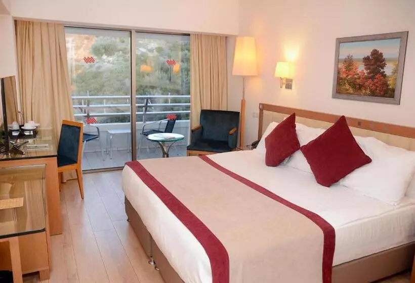 Single Interior Room