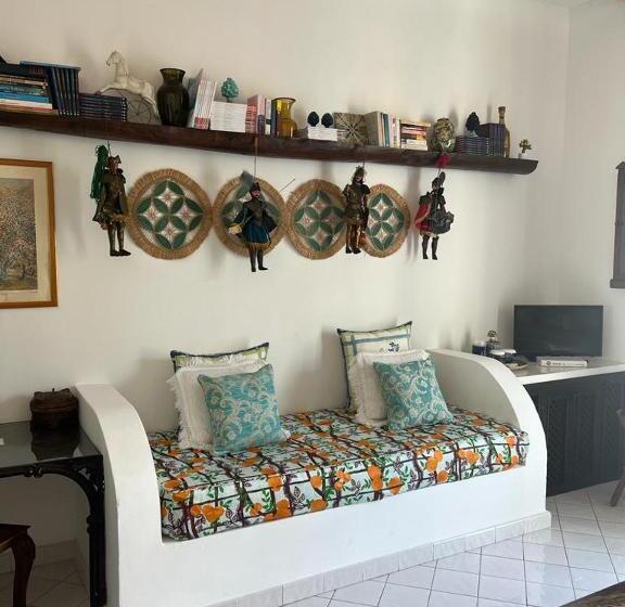 클래식 룸, Lisca Bianca