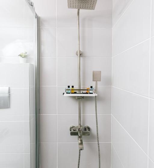 スタンダードトリプルルーム, Marble