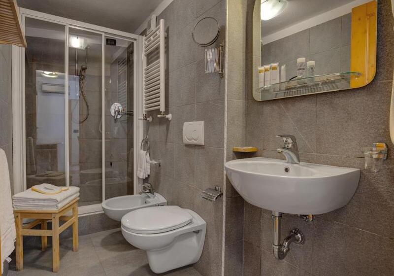 스탠다드 트리플 룸, Ih Hotels Courmayeur Mont Blanc