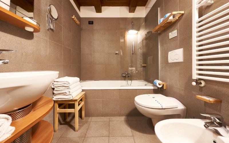Четырехместный Номер Стандарт, Ih Hotels Courmayeur Mont Blanc