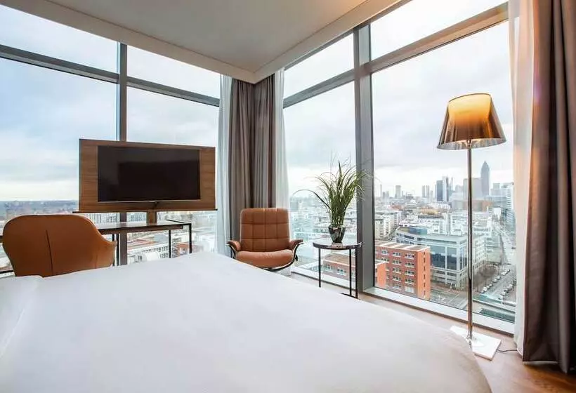 景色の見えるスーペリアルーム, Radisson Blu Hotel Frankfurt