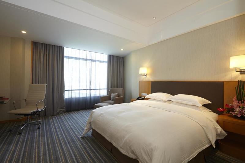 اتاق لوکس, Ramada Plaza Shanghai Pudong Airport   A Journey Starts At The Pvg Airport