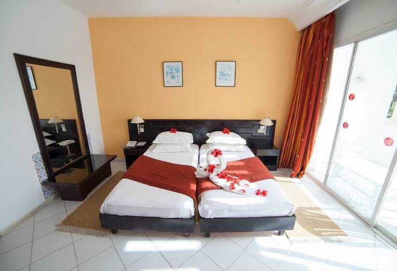 חדר סטנדרט לארבעה, Liberty Resort