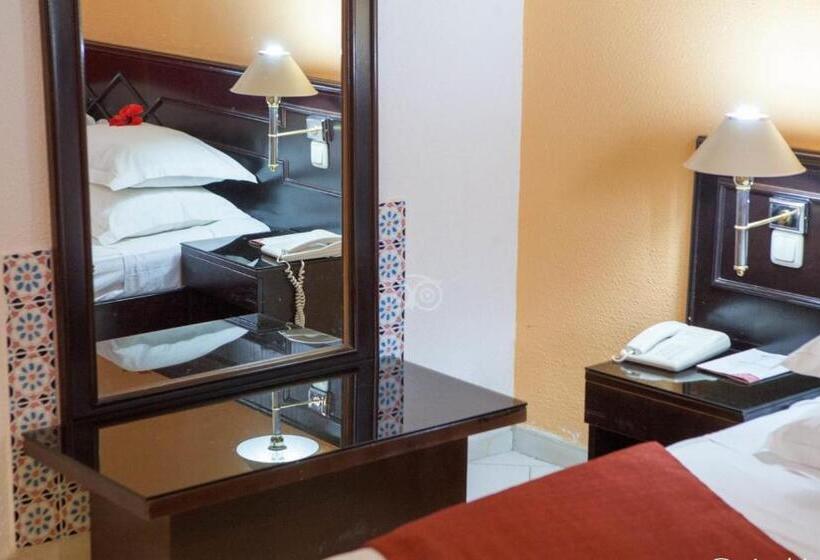 חדר סטנדרט לשלושה, Liberty Resort