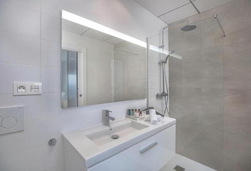 , Blue Line Apartment