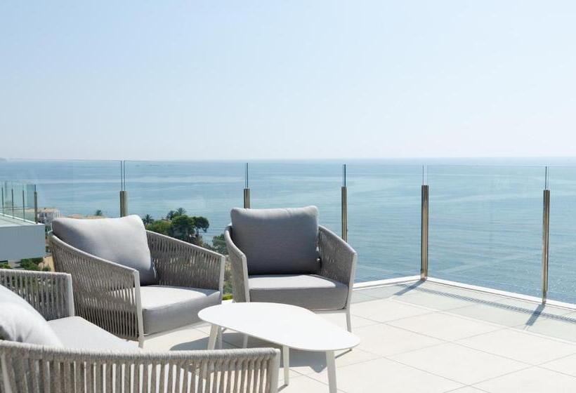 , Blue Line Apartment