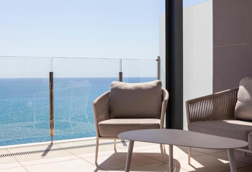 , Blue Line Apartment