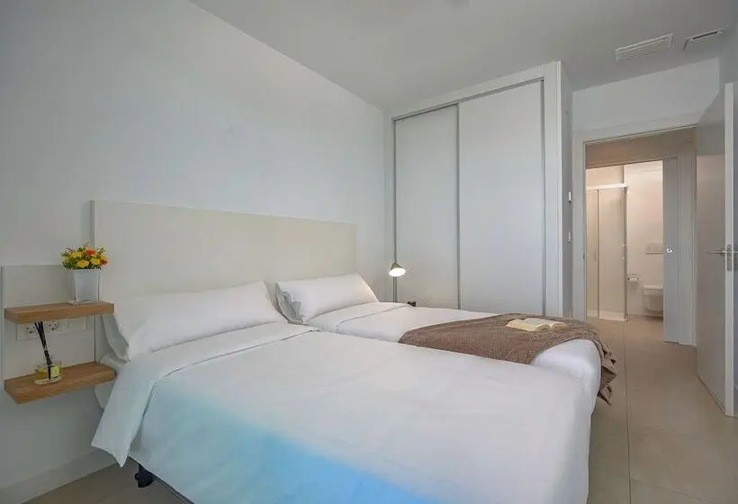 آپارتمان 2 خوابه با چشم‌انداز دریا, Blue Line Apartment