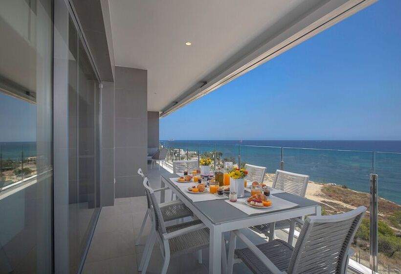 آپارتمان 2 خوابه با چشمانداز دریا, Blue Line Apartment