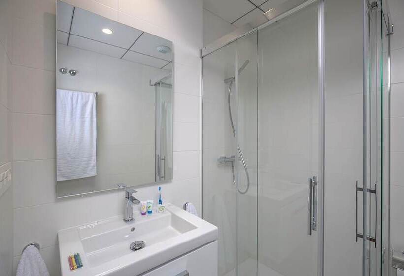 , Blue Line Apartment