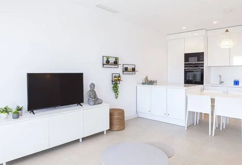 آپارتمان 2 خوابه با چشم‌انداز دریا, Blue Line Apartment