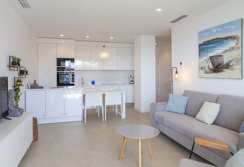 آپارتمان 2 خوابه با چشمانداز دریا, Blue Line Apartment