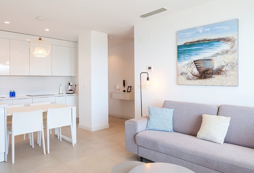 آپارتمان 2 خوابه با چشمانداز دریا, Blue Line Apartment