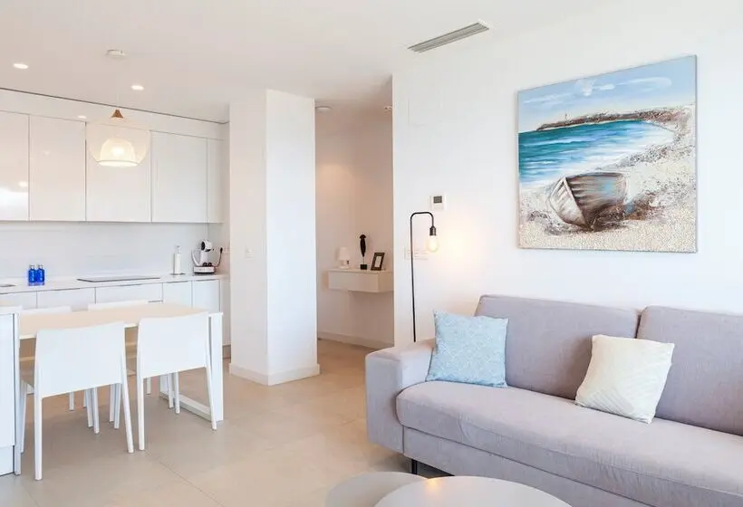 آپارتمان 2 خوابه با چشم‌انداز دریا, Blue Line Apartment