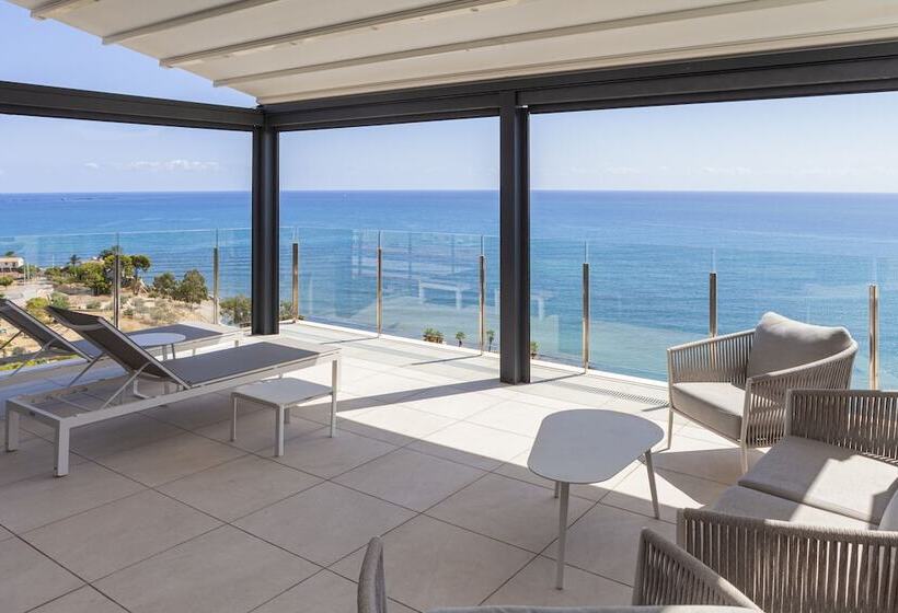 , Blue Line Apartment