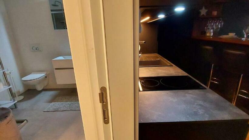 آپارتمان 1 خوابه با بالکن, Bed & Breakfast Rezidenca Pipanova