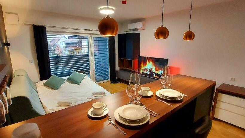 آپارتمان 1 خوابه با بالکن, Bed & Breakfast Rezidenca Pipanova