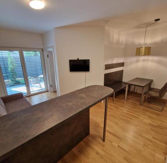 آپارتمان 1 خوابه, Bed & Breakfast Rezidenca Pipanova