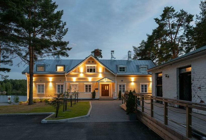 סוויטה דלוקס, Ilola Inn