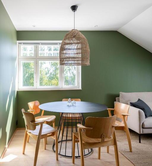 Suite with lake view, Ilola Inn