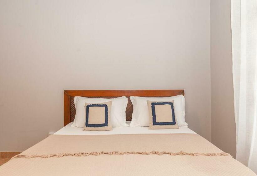 패밀리 스위트, Hostel Costa Terral