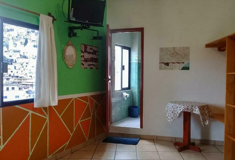 اتاق استاندارد سه نفره, Taxco De Mis Amores