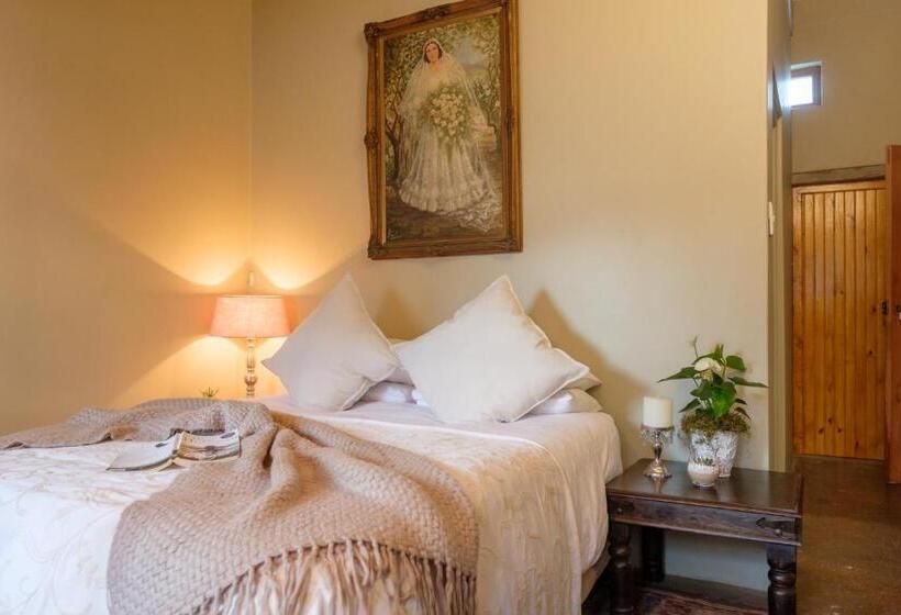 غرفة قياسية مطلّة علي الحديقة, Smugglers' Bnb