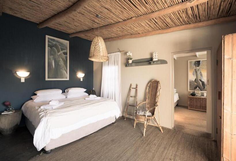 جناح عائلي, Smugglers' Bnb