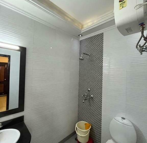 اتاق استاندارد, Marc Royal