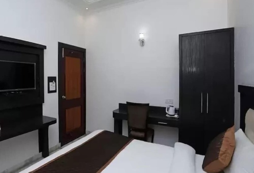 اتاق استاندارد, Marc Royal