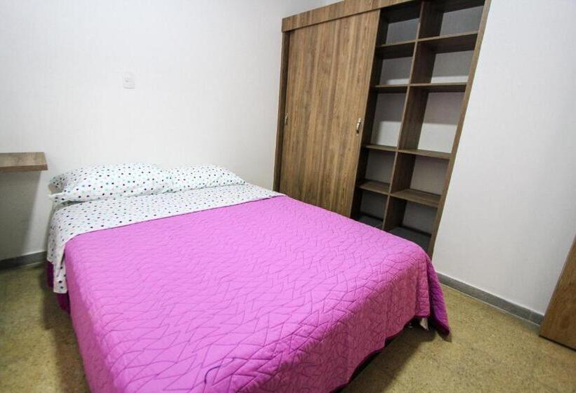 اتاق اکونومی, Casa Tuvia