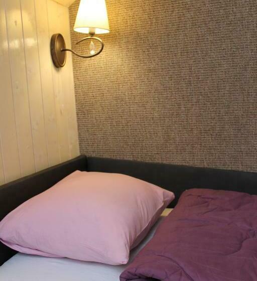 اتاق عادی, Viesu Nams Amrai