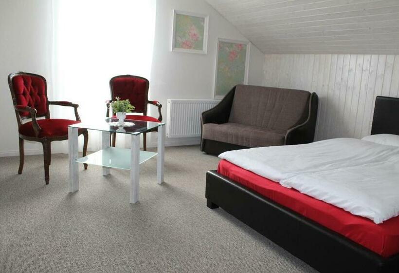 اتاق استاندارد سه نفره, Viesu Nams Amrai