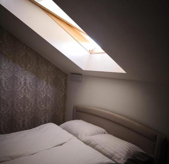 اتاق لوکس, Viesu Nams Amrai