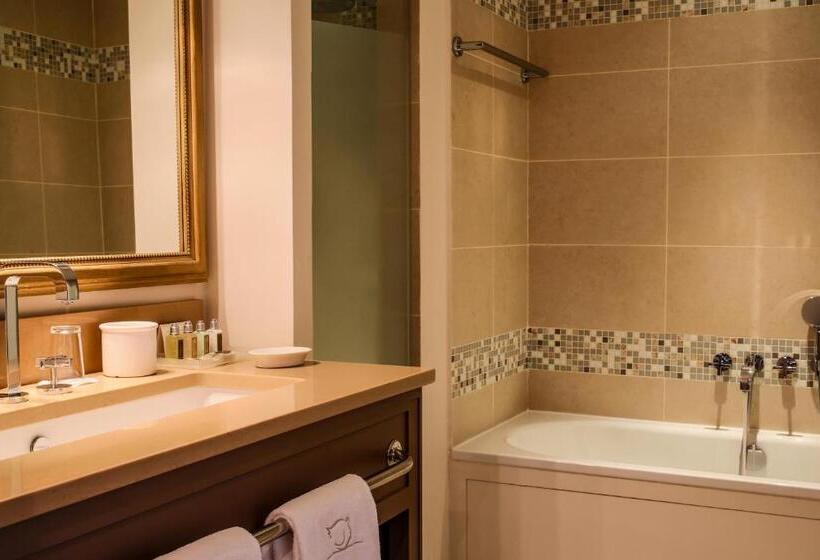 غرفة عائلية, Château De Valmer