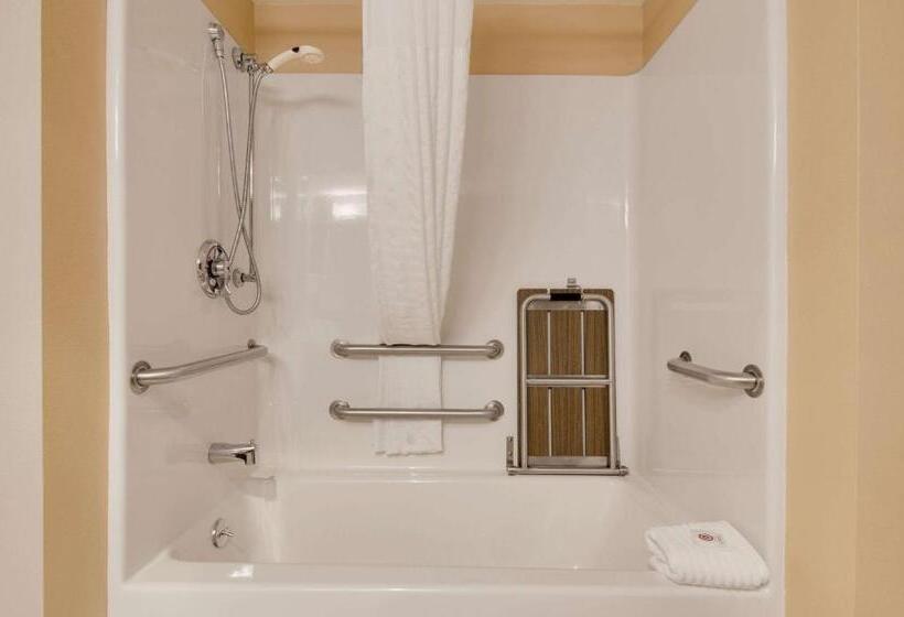 غرفة قياسية سرير كينج لذوى الإحتياجات الخاصة, Comfort Inn Airport