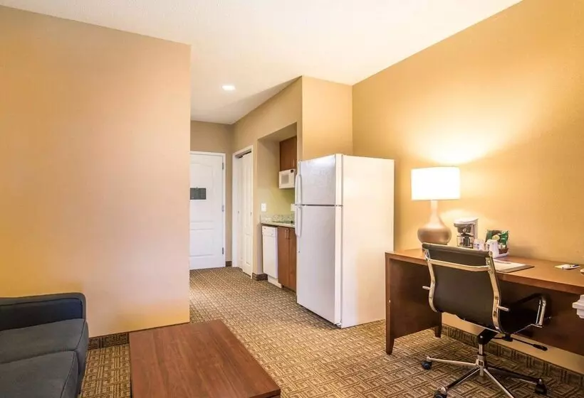 スイート, Comfort Inn & Suites Dover Portsmouth