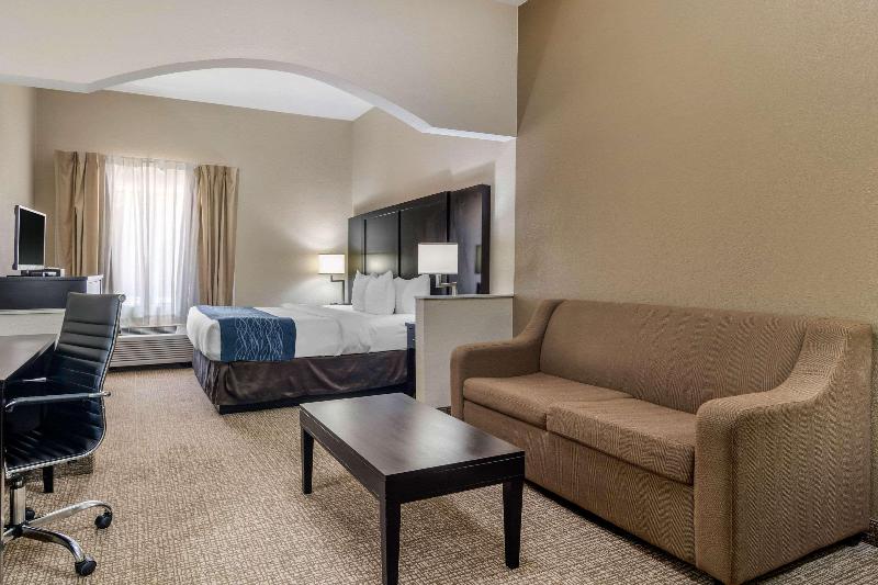 מיטת קינג בסוויטה, Comfort Inn & Suites Atlanta Smyrna