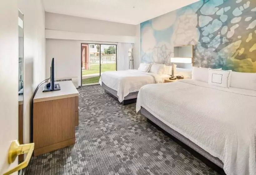سوئیت با تخت بزرگ, Courtyard By Marriott Bryan College Station