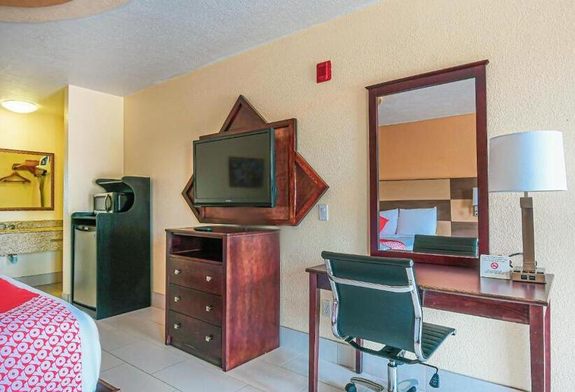 스탠다드 룸 킹사이즈 침대, OYO Hotel Shenandoah Woodlands Mall