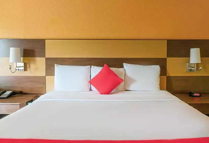 キングサイズベッドのスタンダードルーム, OYO Hotel Shenandoah Woodlands Mall