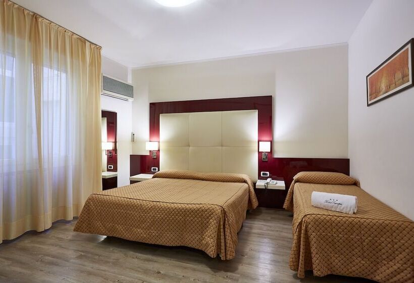 Camera Tripla Standard, Europa