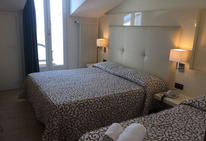 スタンダードトリプルルーム, Europa