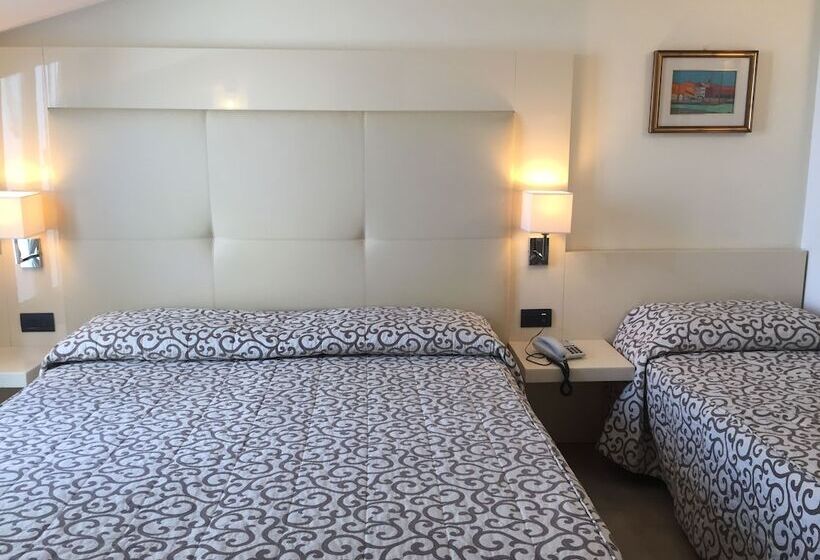 Camera Quadrupla Standard, Europa