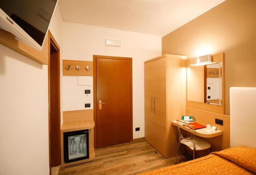 Camera Standard Individuale, Europa