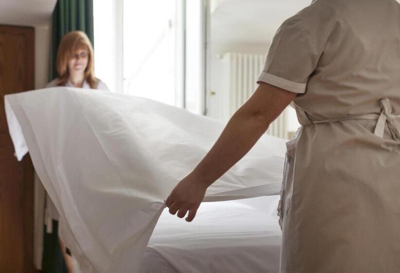 Camera Standard Individuale, Europa