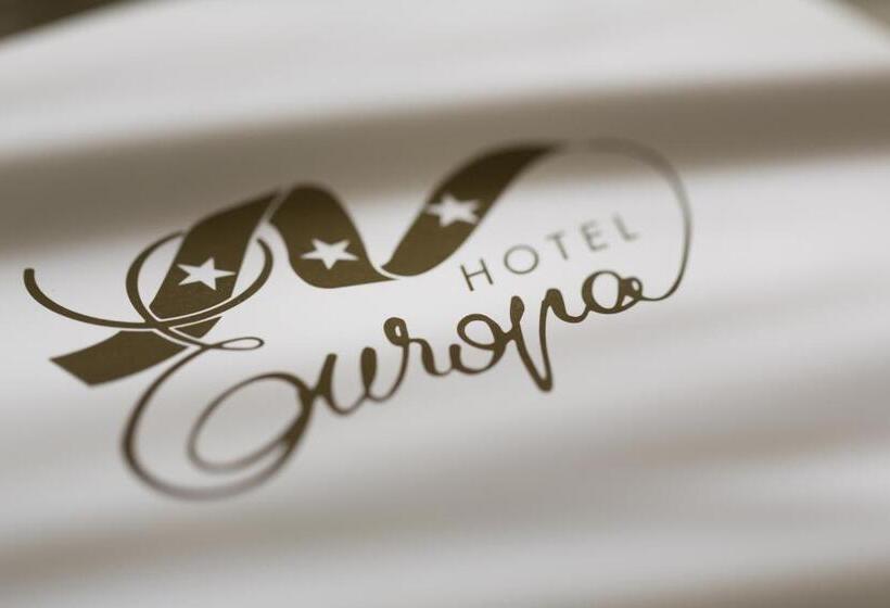 スタンダード4人部屋, Europa