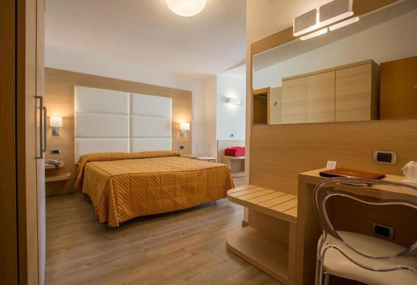 Camera Quadrupla Standard, Europa